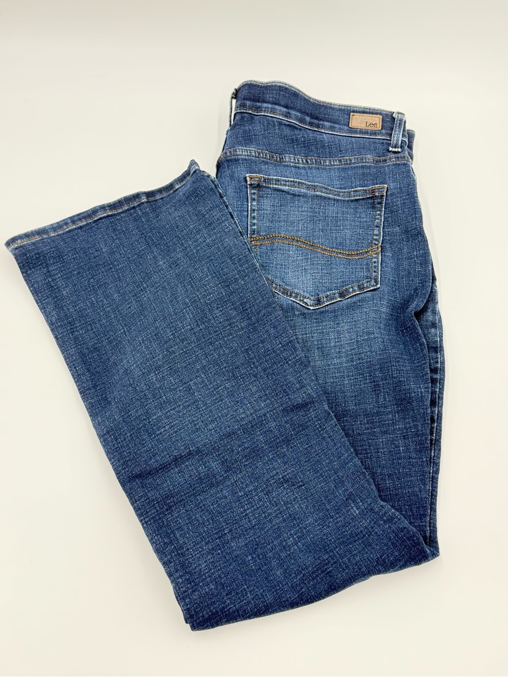 Lee Mid Rise Regular Bootcut FlexMotion Blue Denim Jeans Size 16 Short (CWJ0002)